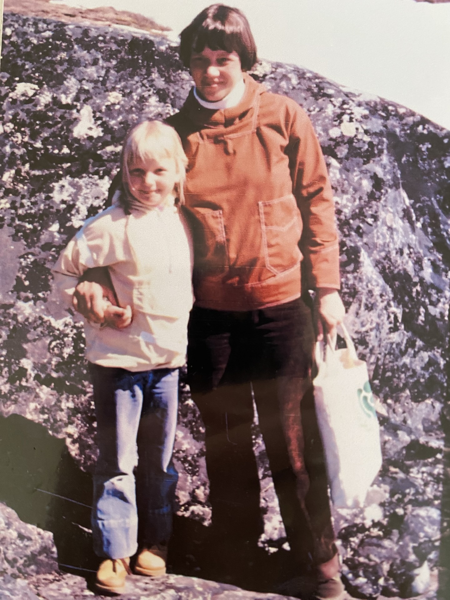 Her er jeg i Qaqortoq sammen med min fantastiske mor, omkring 1980.